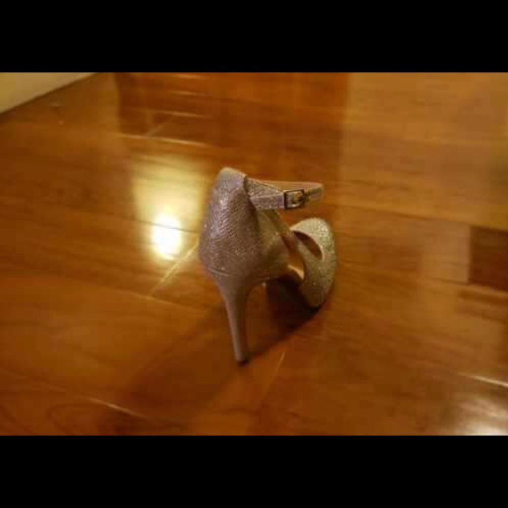 Heels - Picture 6 of 7